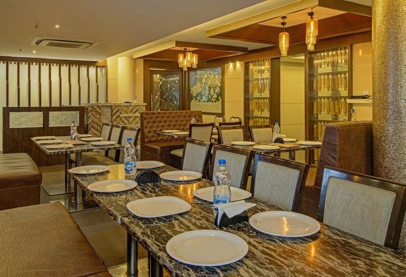 Отель Treebo Alankar Inn