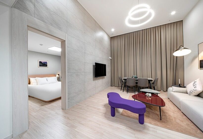 Отель Le Collective Yeosu