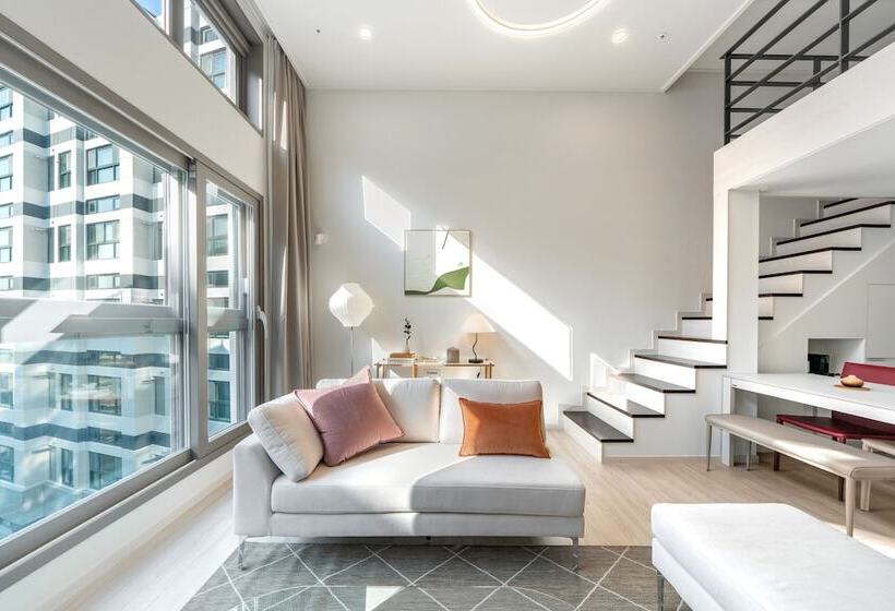 Отель Le Collective Yeosu