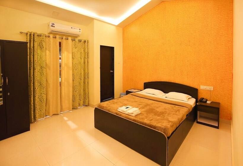 فندق Wada Chirebandi