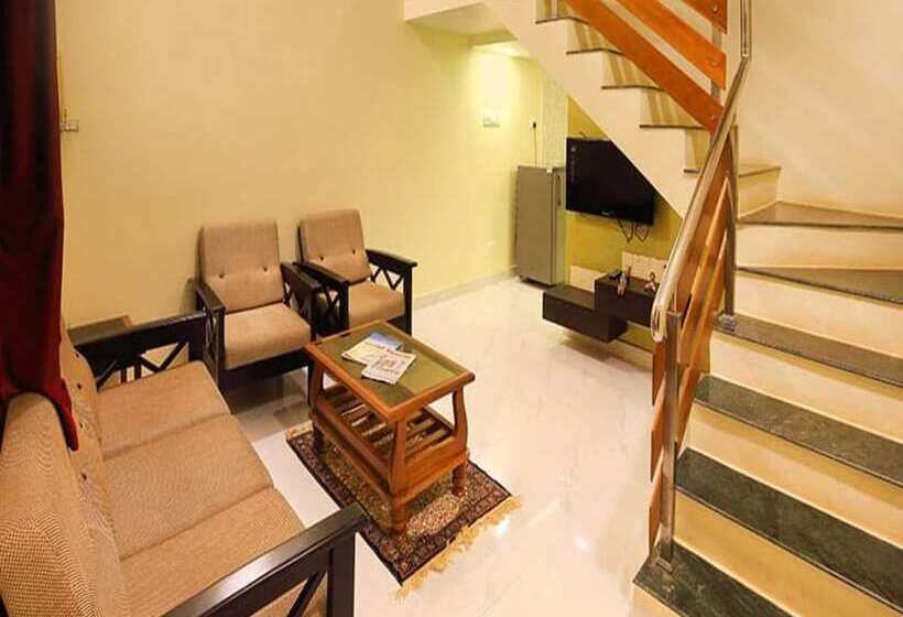 فندق Wada Chirebandi