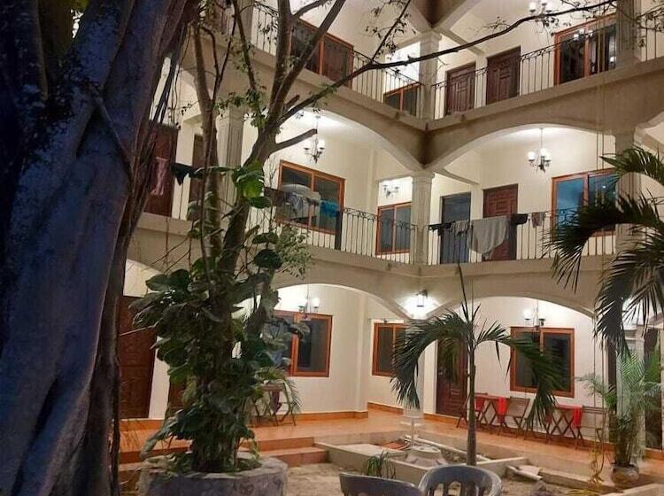 فندق Y Hostal Nojoch Che