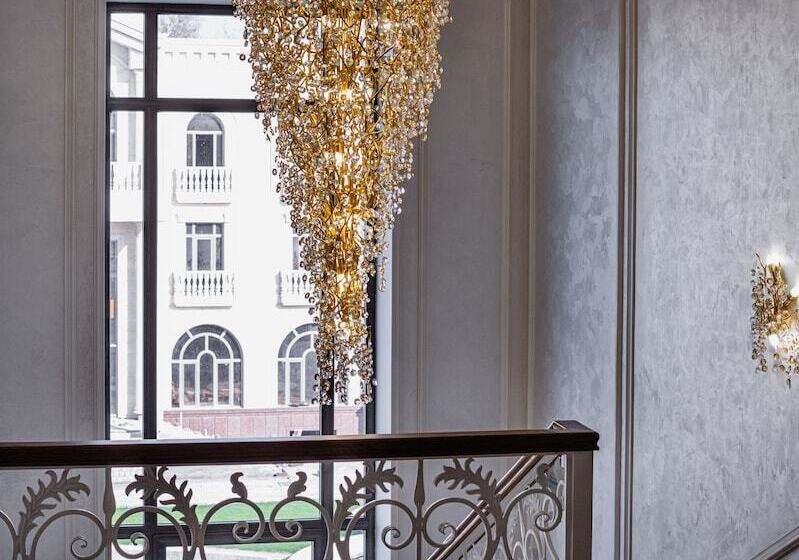 فندق Zarafshon Parkside