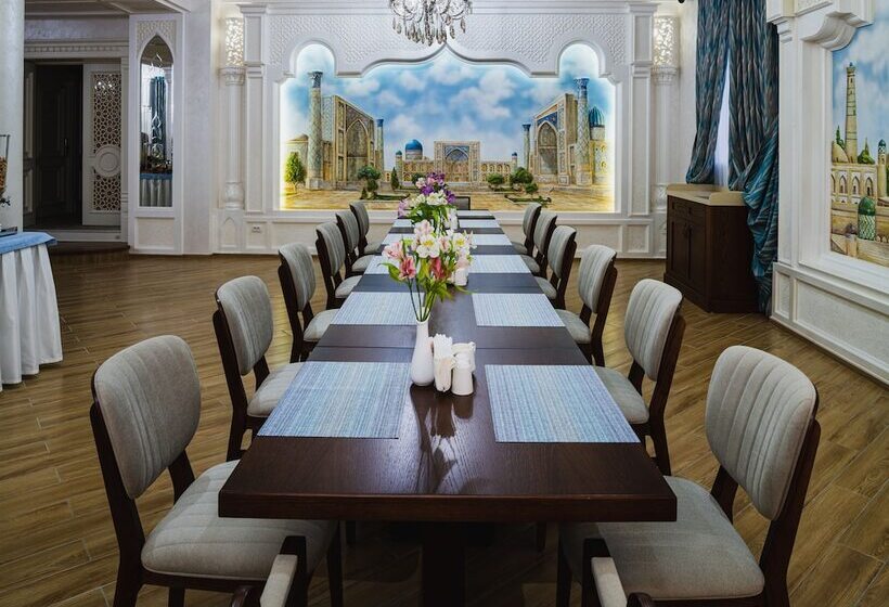 فندق Zarafshon Parkside