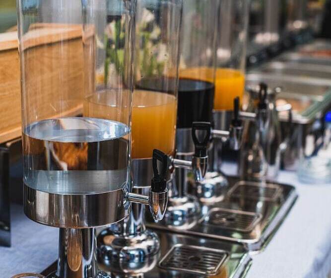 فندق Zarafshon Parkside