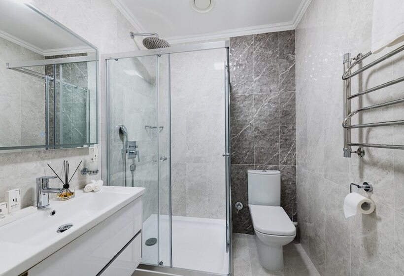 فندق Zarafshon Parkside