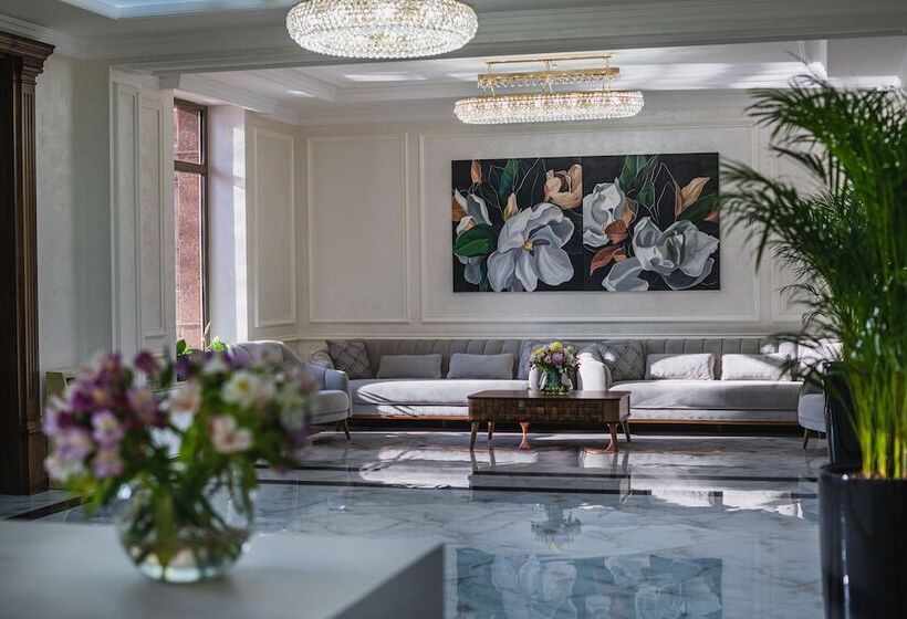 فندق Zarafshon Parkside