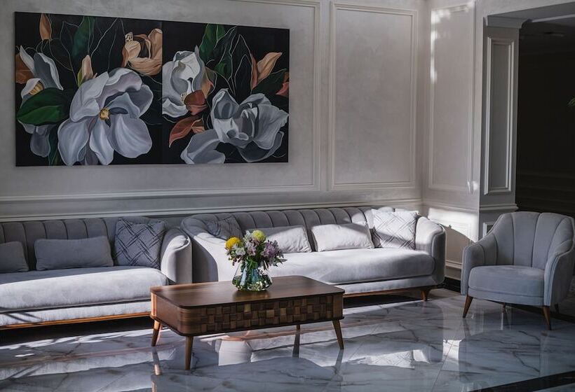 فندق Zarafshon Parkside