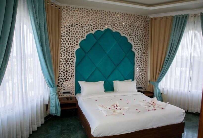 Indralok Palace Hotel And Resort