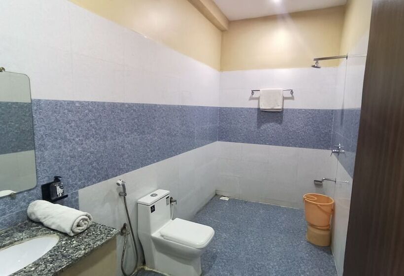 Kanha Hotel & Resort