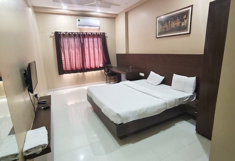 Kanha Hotel & Resort