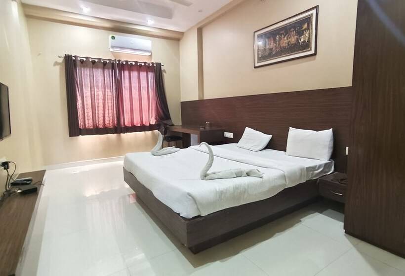 Kanha Hotel & Resort