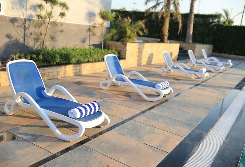 Krishna Hotel And Resort