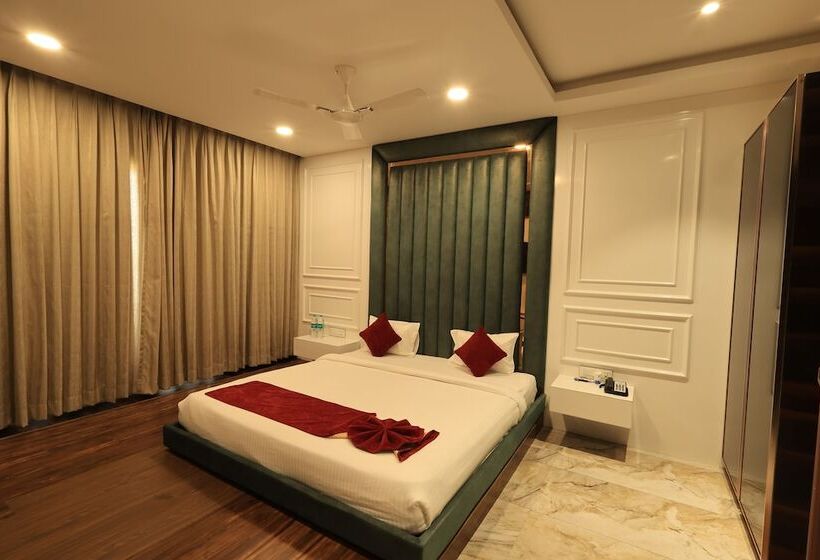 Krishna Hotel And Resort