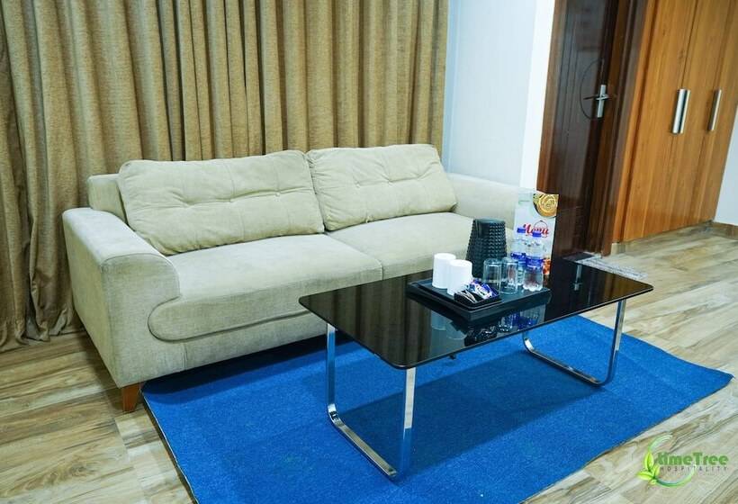 Lime Tree Hotel Near 32nd Milestone