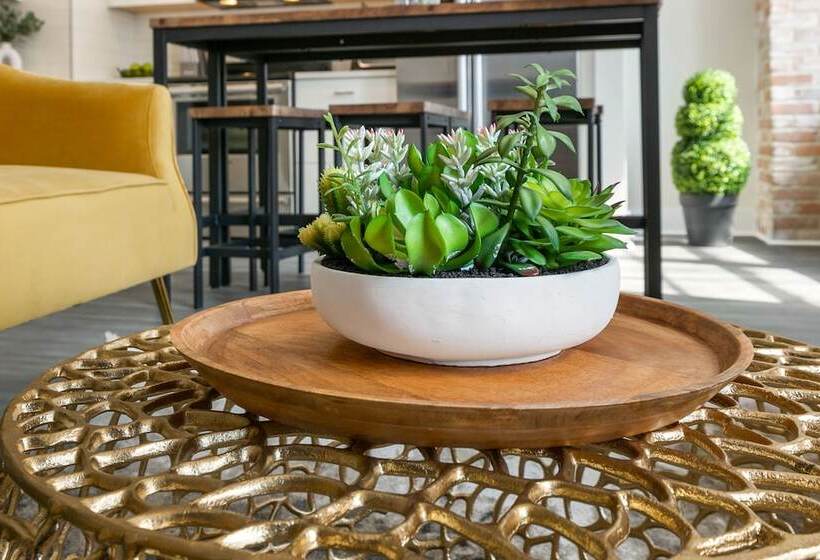 Nola Charm Luxury 4 Bed Retreat Steps From French Quarter