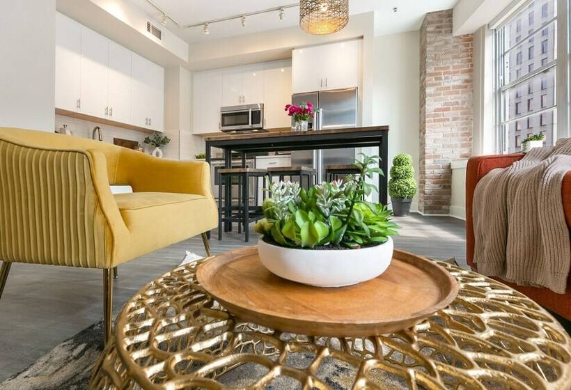 Nola Charm Luxury 4 Bed Retreat Steps From French Quarter