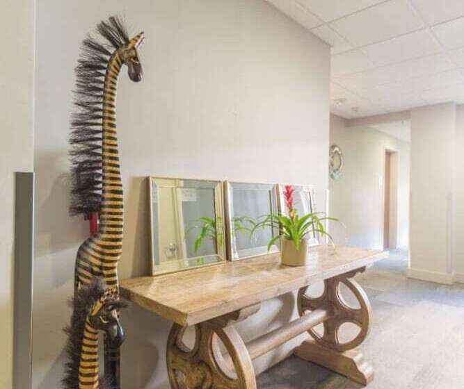 Nola Charm Luxury 4 Bed Retreat Steps From French Quarter