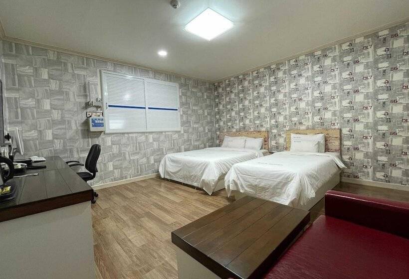 Motel Boryeong Zeus