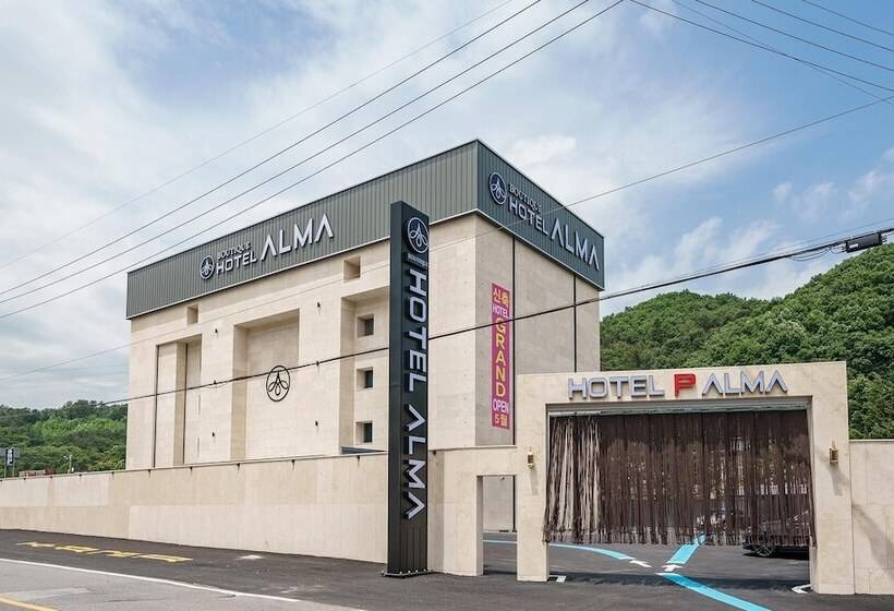 مُتل Pocheo Alma