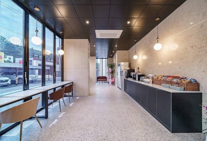 مُتل Pocheo Alma