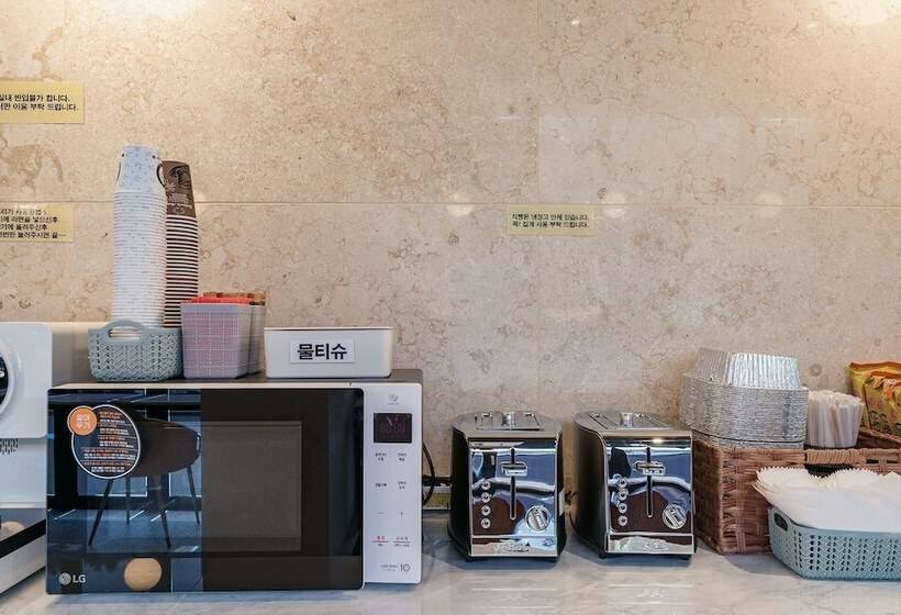 مُتل Pocheo Alma