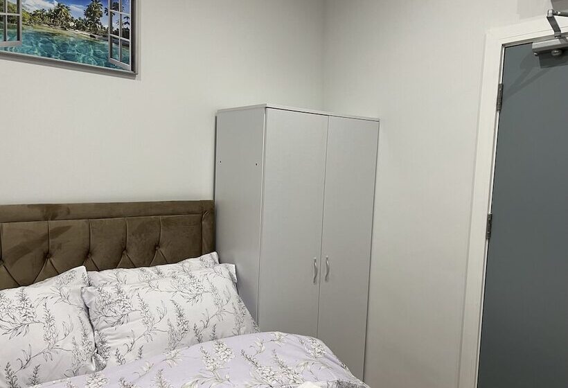 بنسيون Park View Residence Northolt   Near Tube