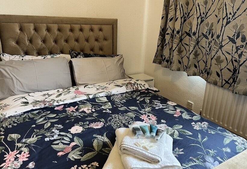 بنسيون Park View Residence Northolt   Near Tube