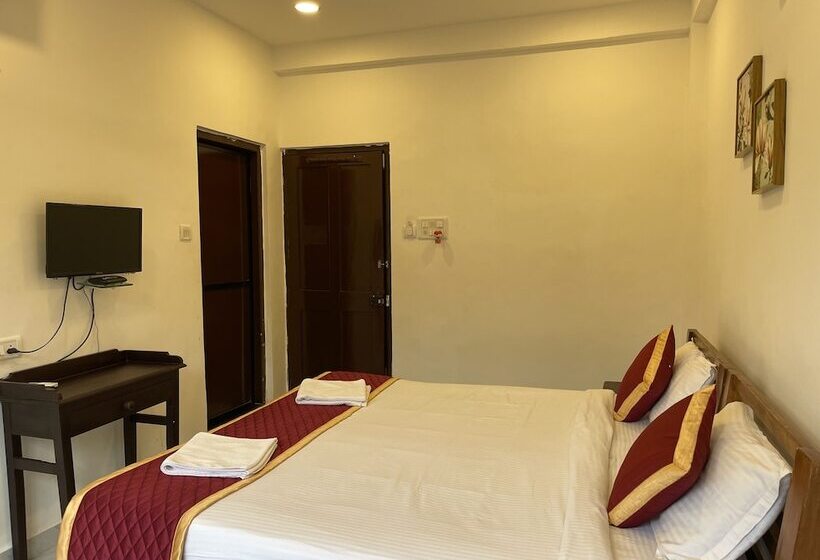 Salotel Near Mae De Deus Church