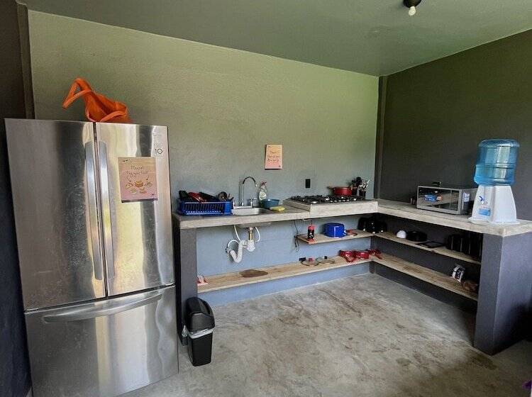 Straw Hat Surf Hostel