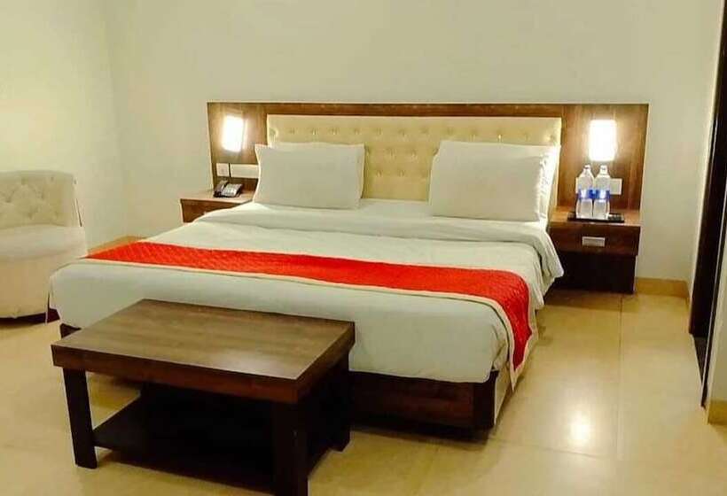 The Palm Hotel & Restaurant