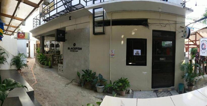 הוסטל Casita Isla Beach Inn