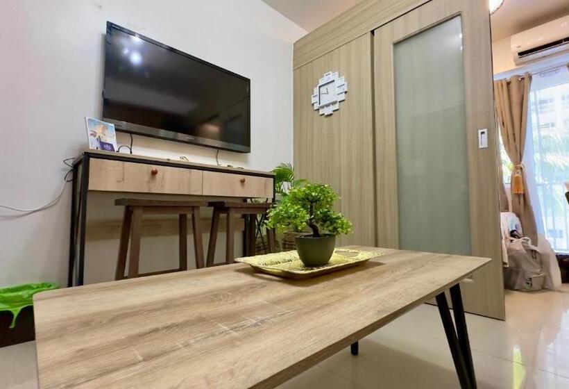 Art S Nest At Shore Residences