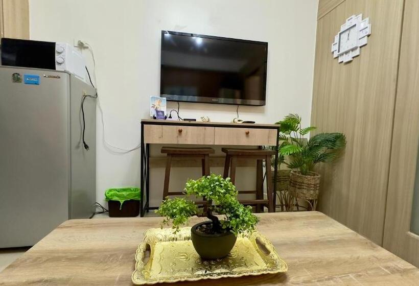 Art S Nest At Shore Residences