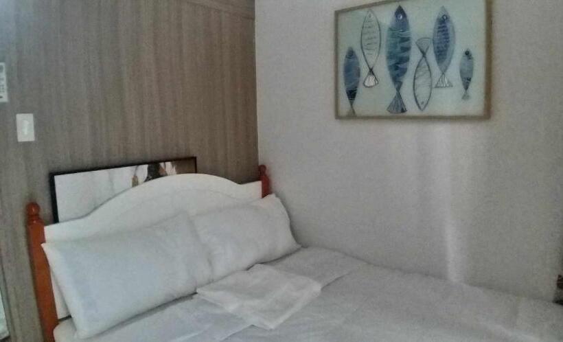 Art S Nest At Shore Residences