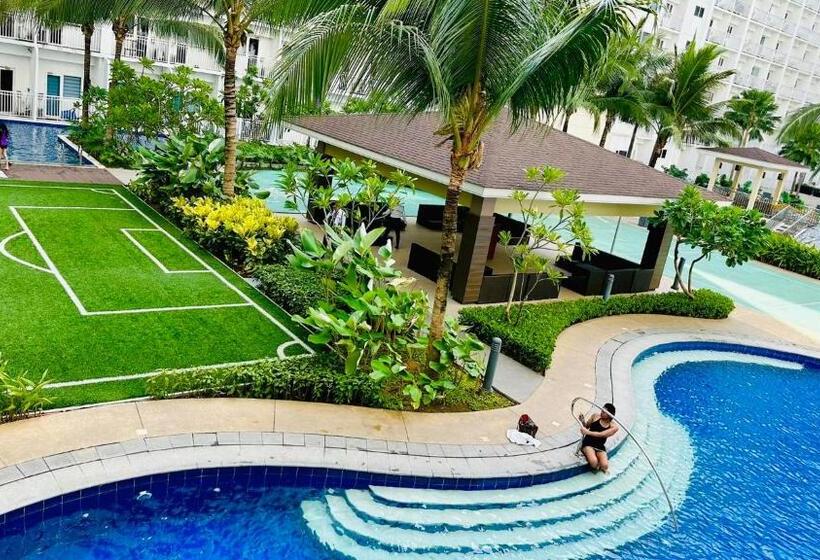 Art S Nest At Shore Residences