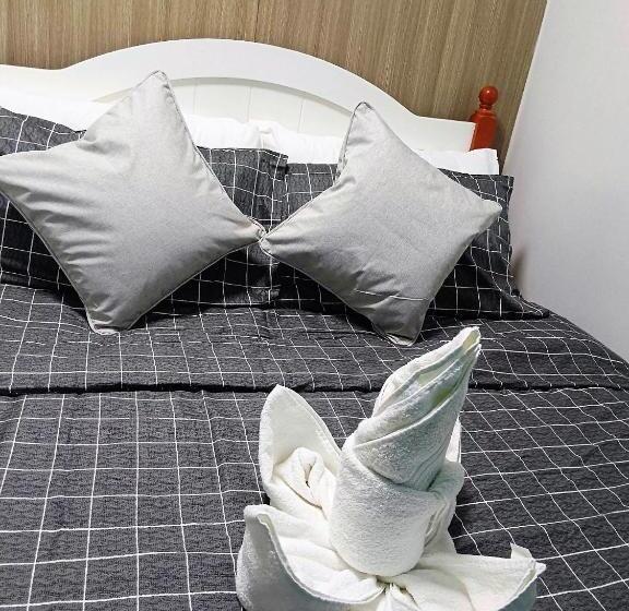 Art S Nest At Shore Residences