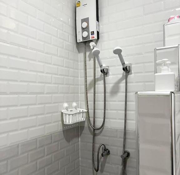 مبيت وإفطار Baan Tipsukon