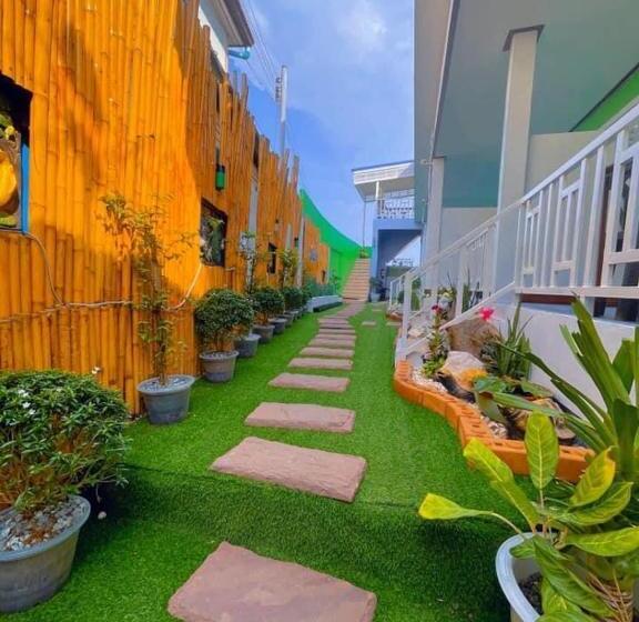 مبيت وإفطار Baan Tipsukon