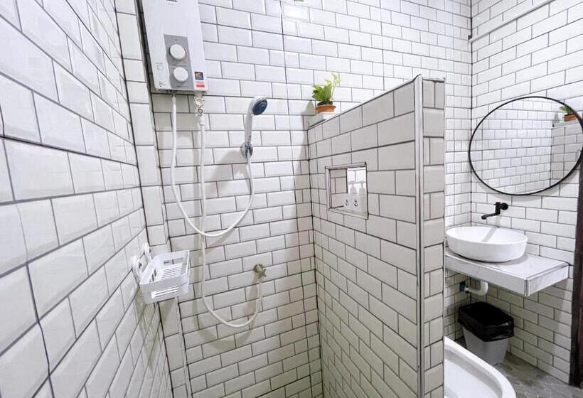 مبيت وإفطار Baan Tipsukon