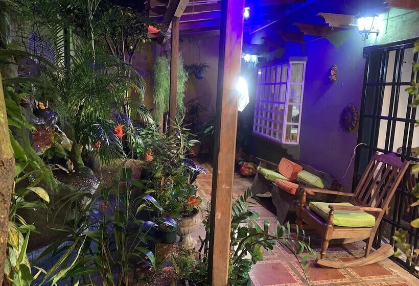 مبيت وإفطار Gardens House, Airport Juan Santamaría, Alajuela, San Jose