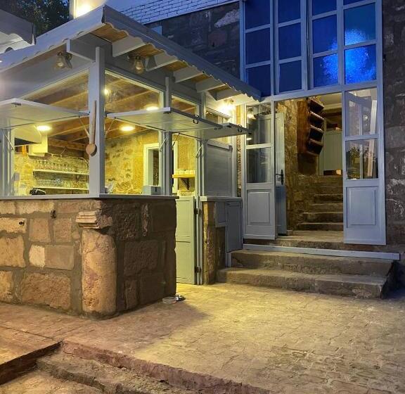 مبيت وإفطار Litri Butik Otel