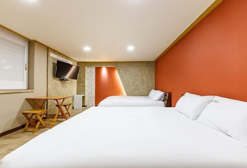 Boryeong  Coconut Motel