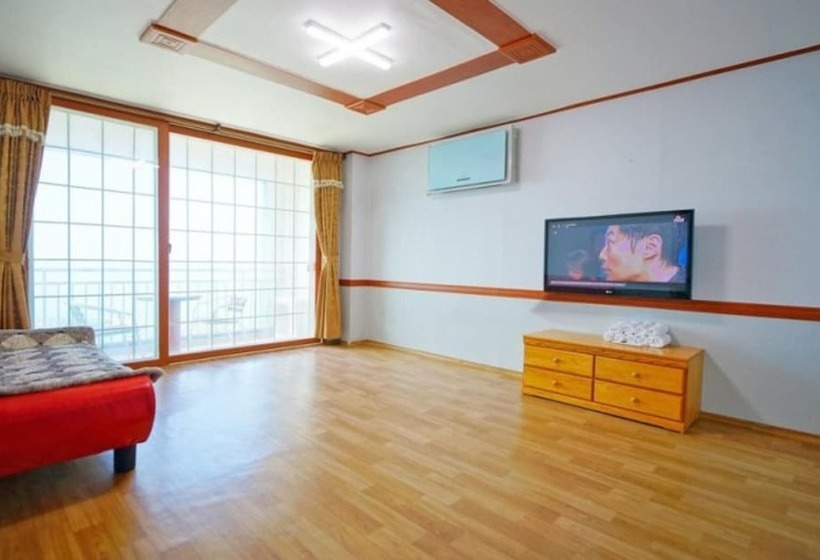 Buan Bada Punggyeong Pension