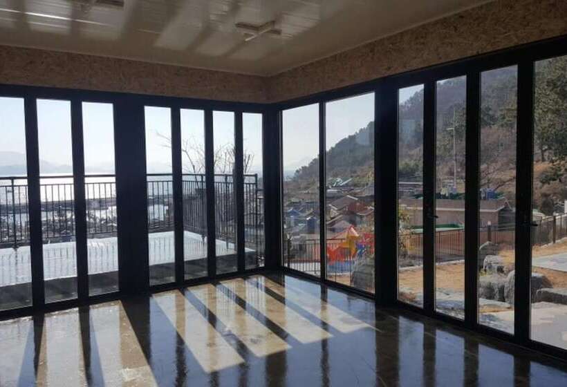 Changwon Gwaengibada Pension