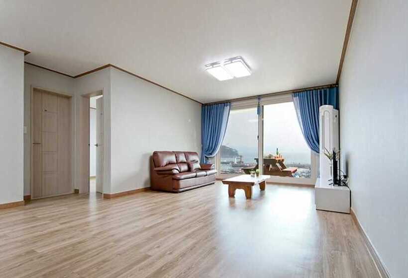 Changwon Gwaengibada Pension