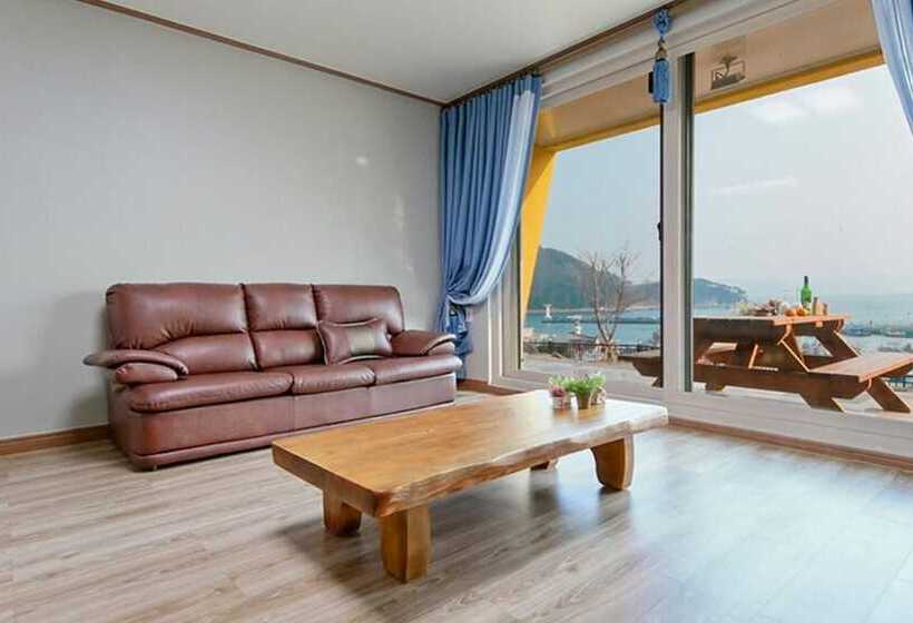 Changwon Gwaengibada Pension