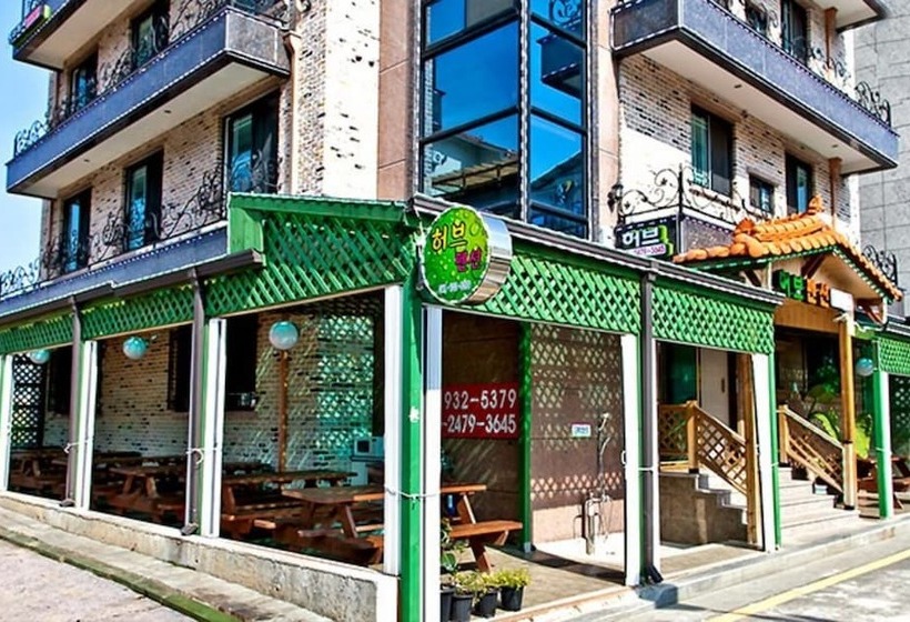 Boryeong Hub Pension