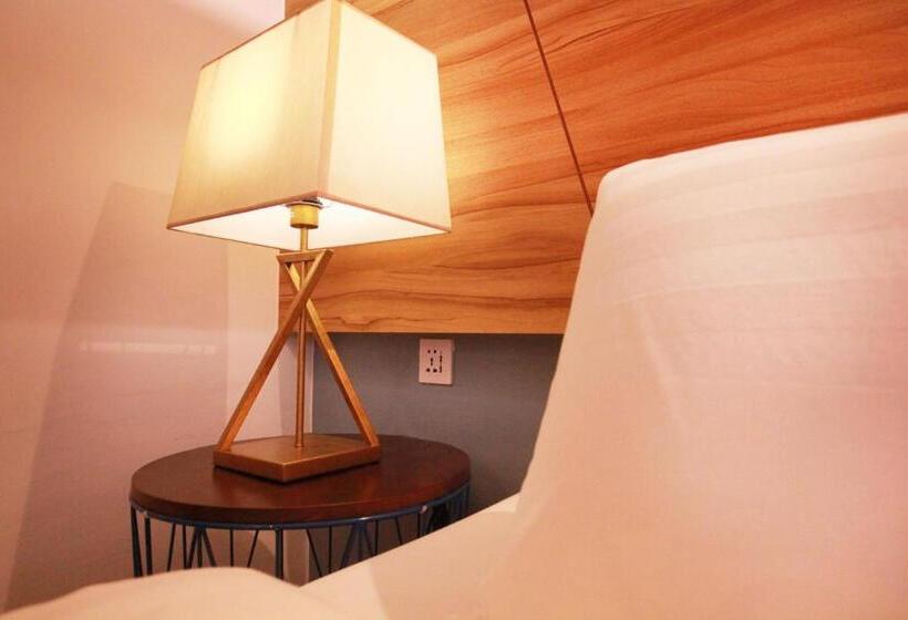 Ferra Hotel And Garden Suites