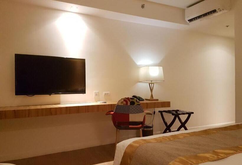 Ferra Hotel And Garden Suites